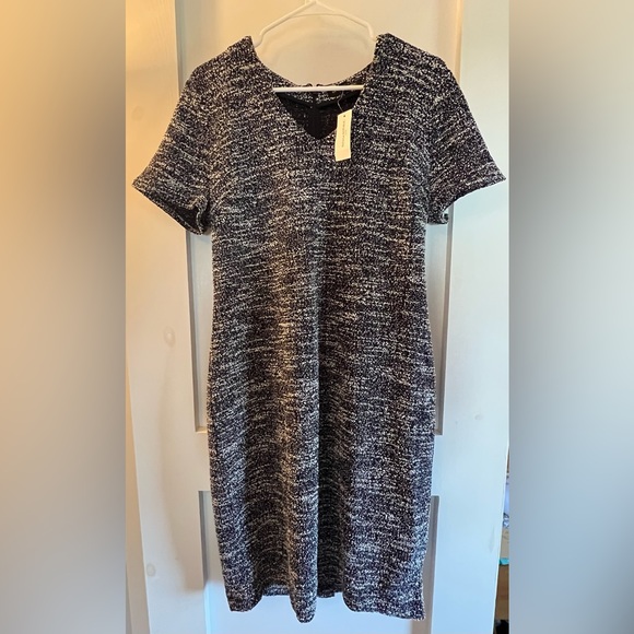 Banana Republic Dresses & Skirts - NWT navy & white boucle Banana Republic dress, size 14